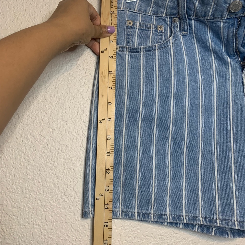 GAP Shorts Womens 4/27  Blue White Striped 5" Short Low Rise Preppy Academia - Picture 10 of 13